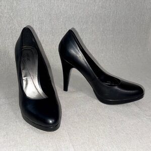 Apt. 9 | NWOB Black Karsen Pumps | Size 7.5